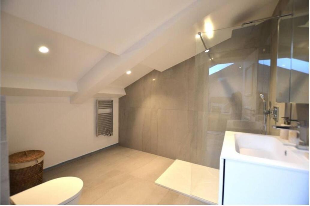 Beautiful 4 Bedrooms, Terrace, Appartement Cannes