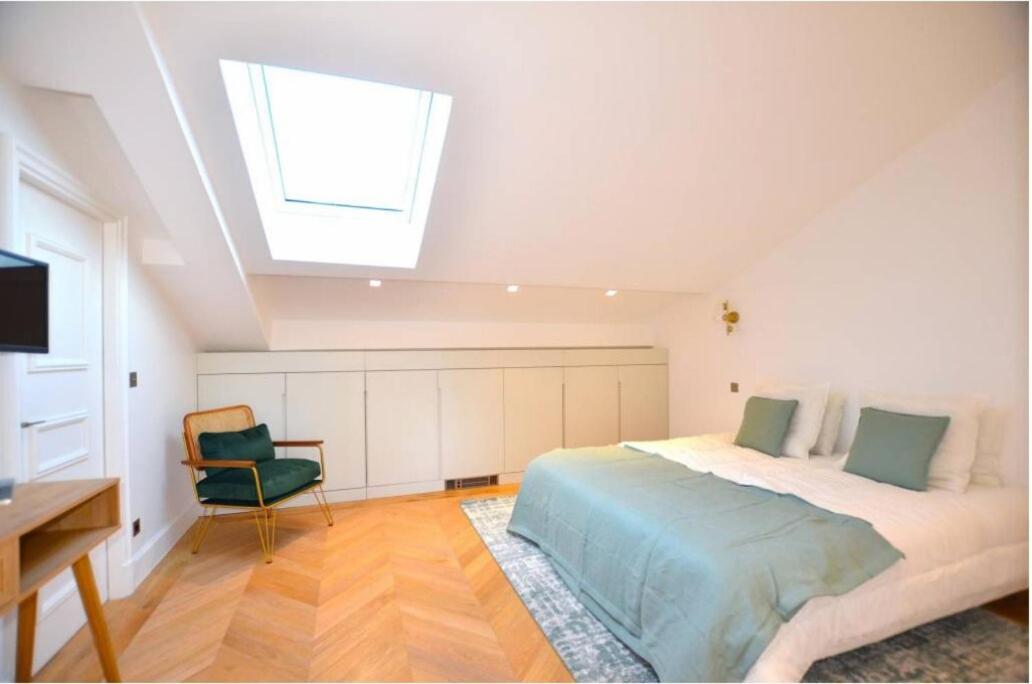 Apartment Beautiful 4 Bedrooms, Terrace,